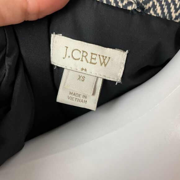 J. Crew Factory Quilted Herringbone Puffer Vest in Black & White, size XS - EUC - Picture 3 of 5